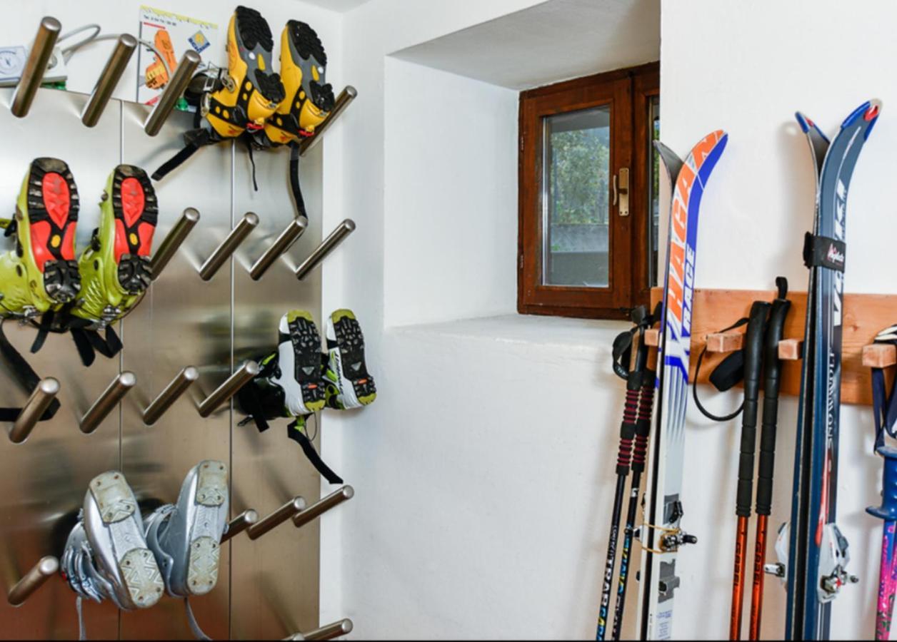 Ciasa Lino Aloch Apartment Pozza di Fassa Luaran gambar