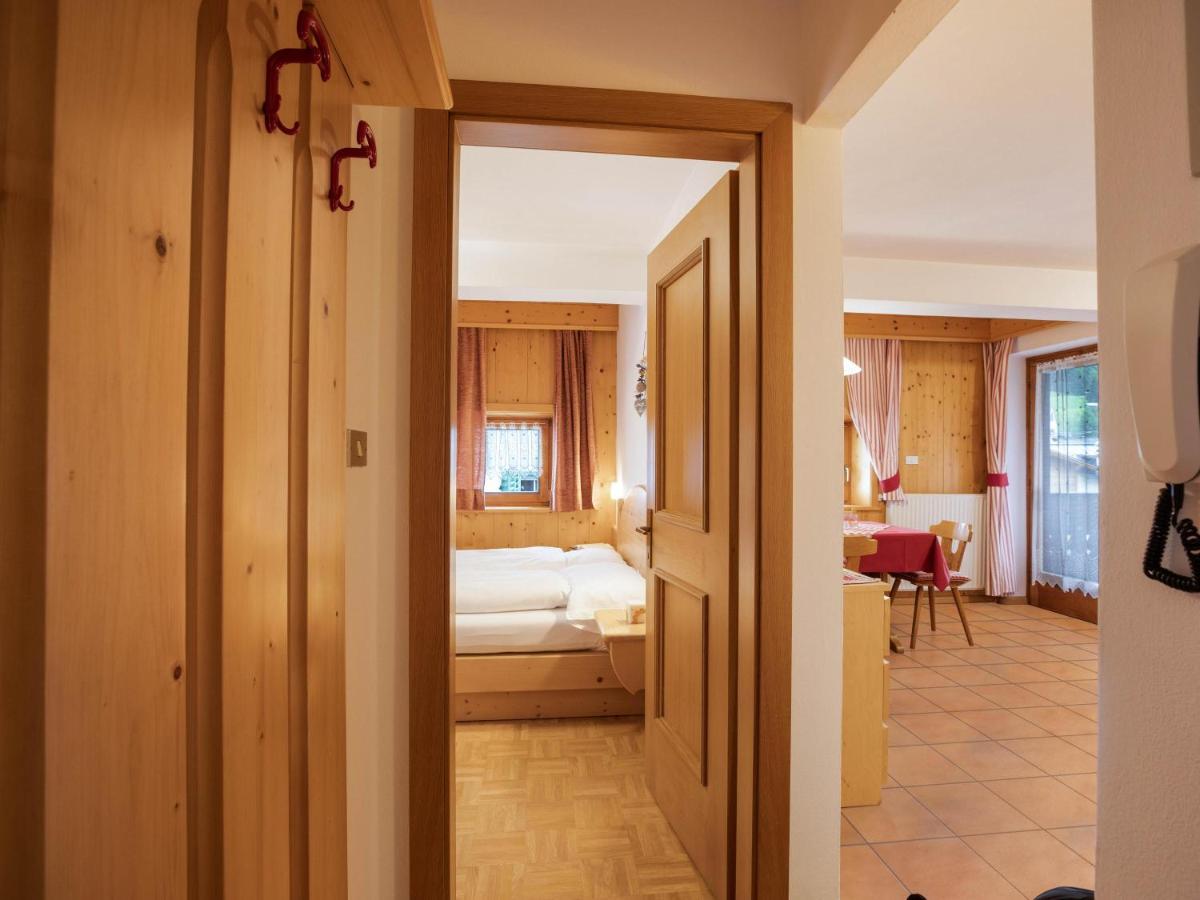 Ciasa Lino Aloch Apartment Pozza di Fassa Luaran gambar